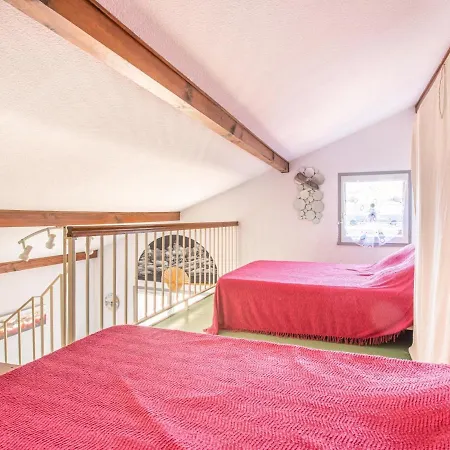 Vakantiehuis Maison T2 Mezzanine A 350m Des Plages Avec Terrasse Et Parking A - Fr-1-521-182 *