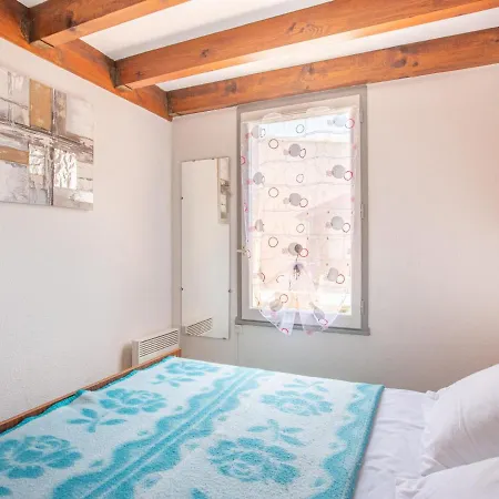 Vakantiehuis Maison T2 Mezzanine A 350m Des Plages Avec Terrasse Et Parking A - Fr-1-521-182 *